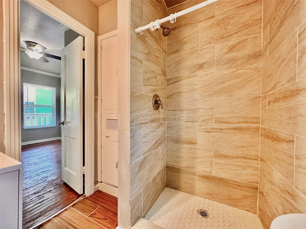 204 E 30th St - Photo 5