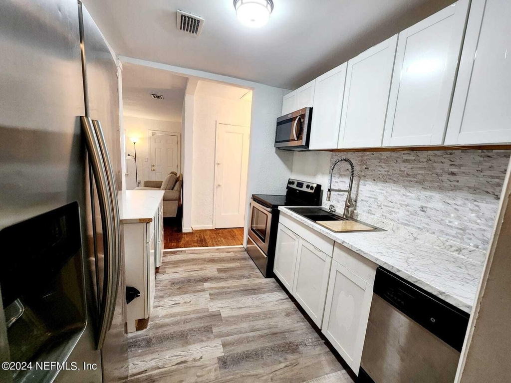 1823 E 25th Street - Photo 9