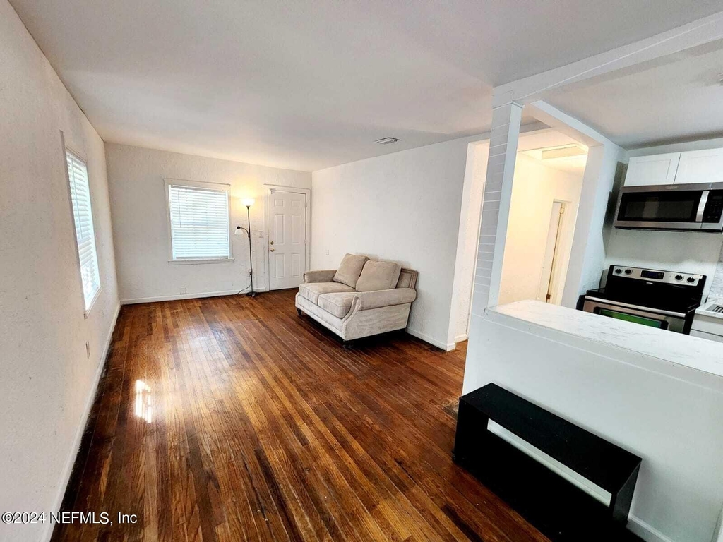 1823 E 25th Street - Photo 3