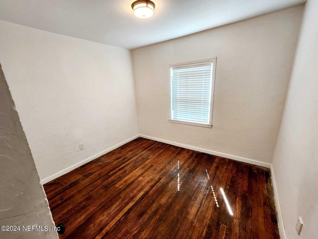 1823 E 25th Street - Photo 17
