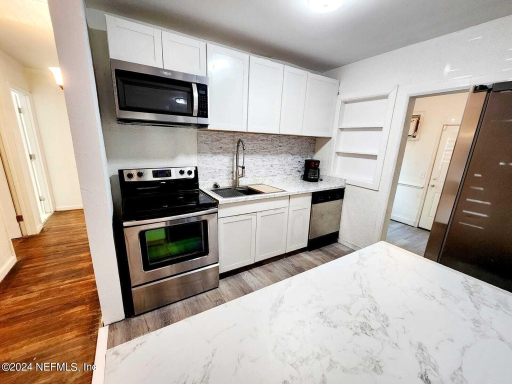 1823 E 25th Street - Photo 4