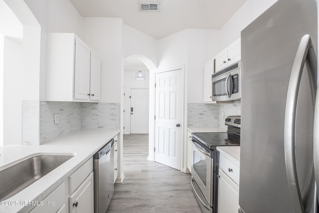 7990 Baymeadows Road - Photo 6