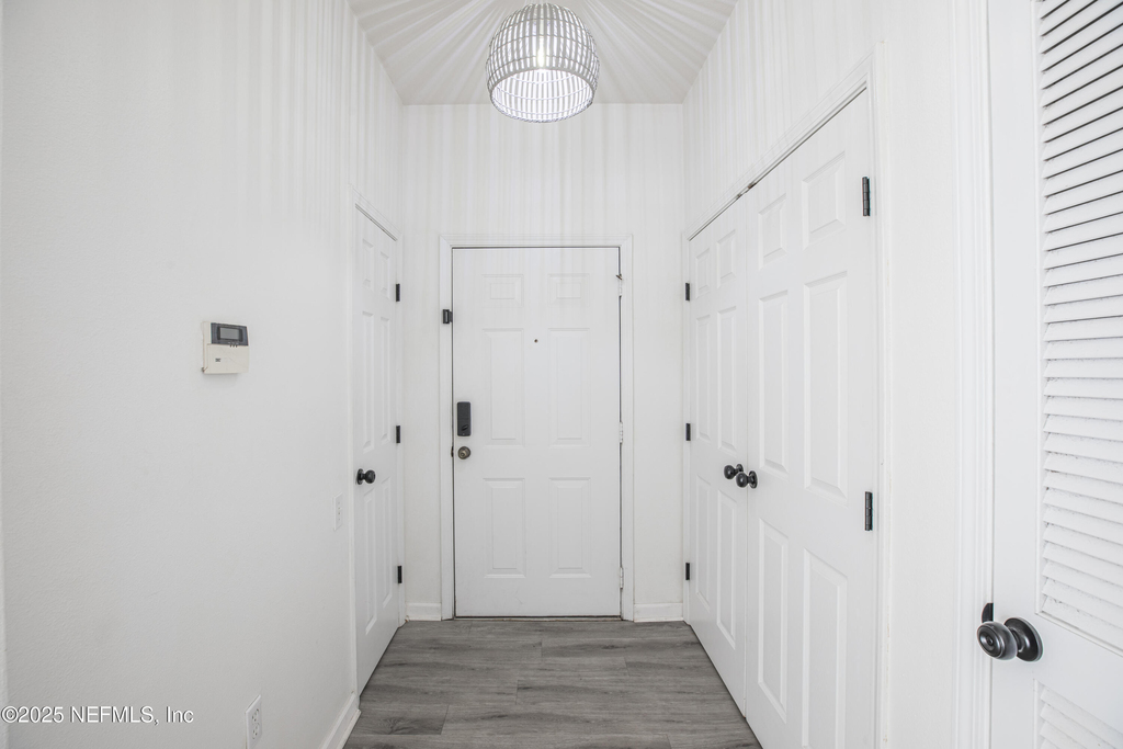 7990 Baymeadows Road - Photo 3