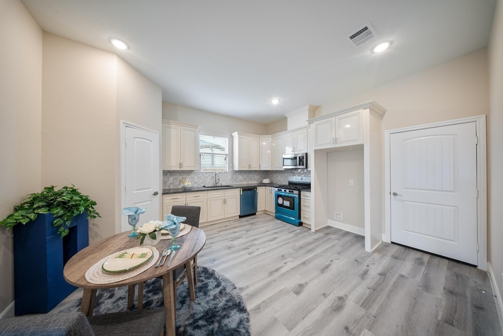 2015 Olivos Street - Photo 10