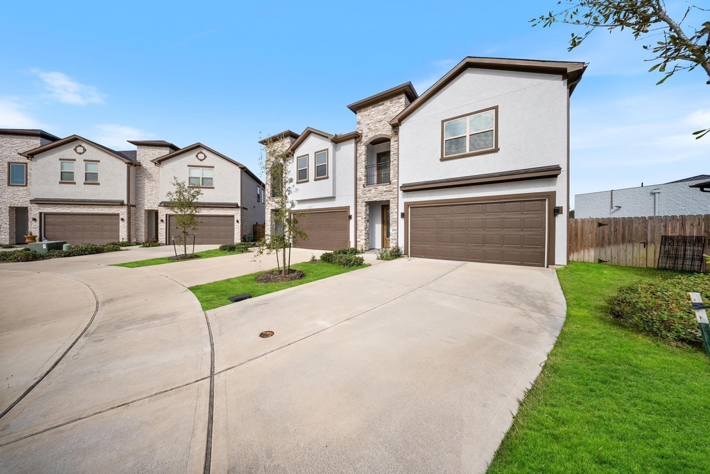2015 Olivos Street - Photo 2
