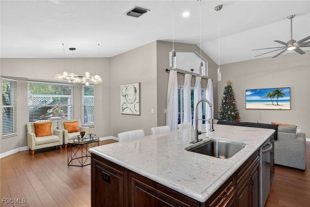 18015 Horseshoe Bay Circle - Photo 11