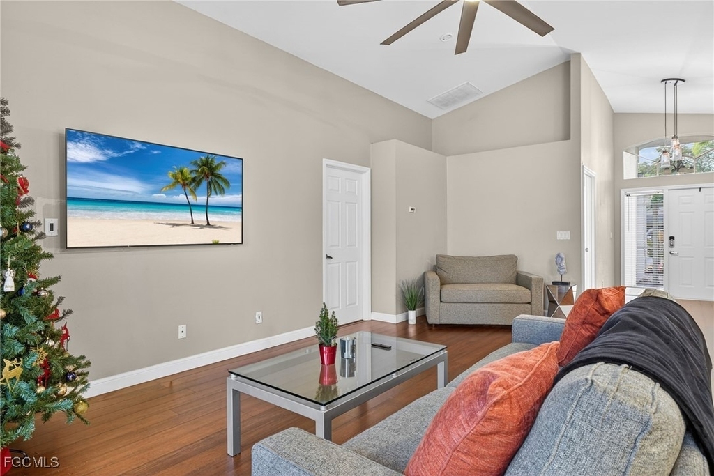 18015 Horseshoe Bay Circle - Photo 4