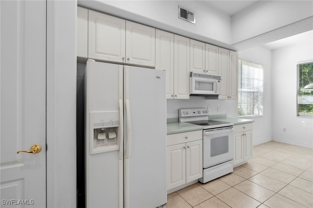 6010 Jonathans Bay Circle - Photo 4