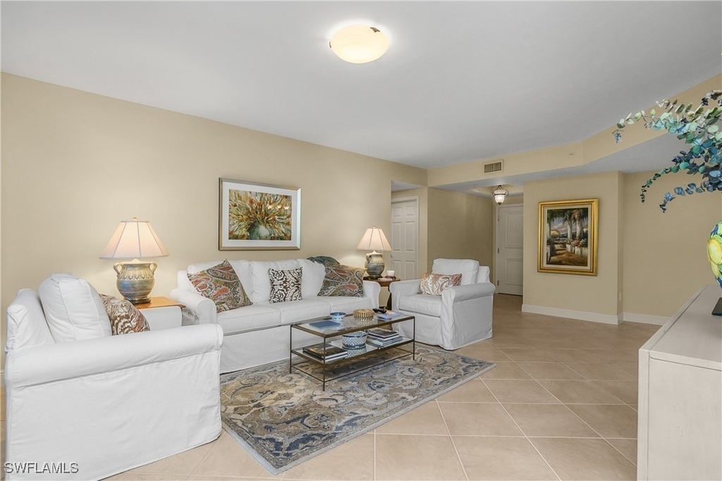 7225 Pelican Bay Boulevard - Photo 4