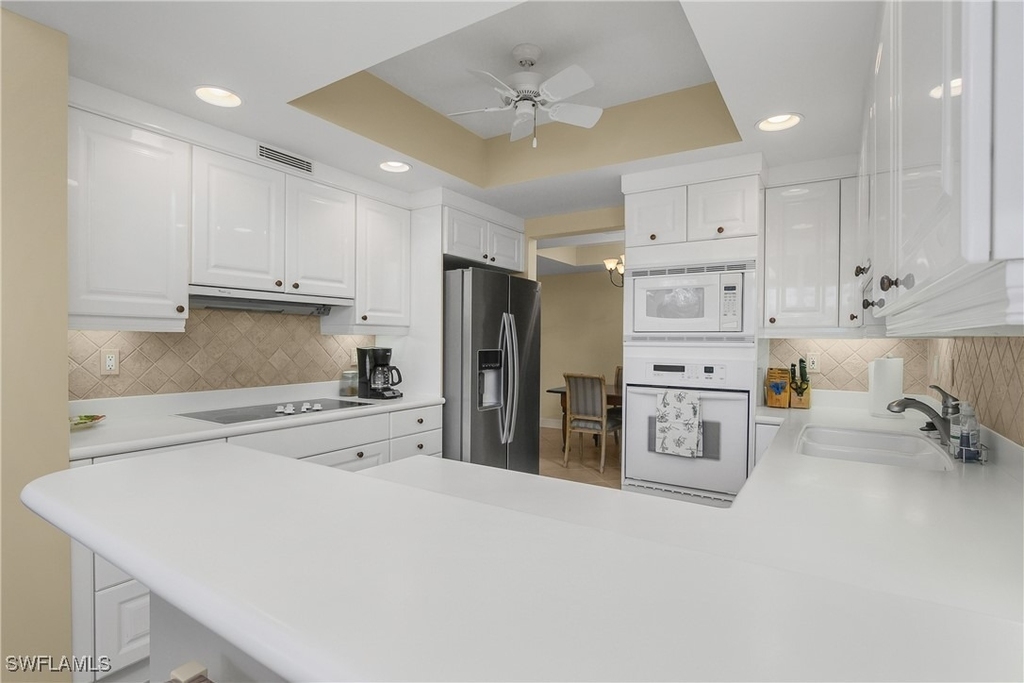 7225 Pelican Bay Boulevard - Photo 9