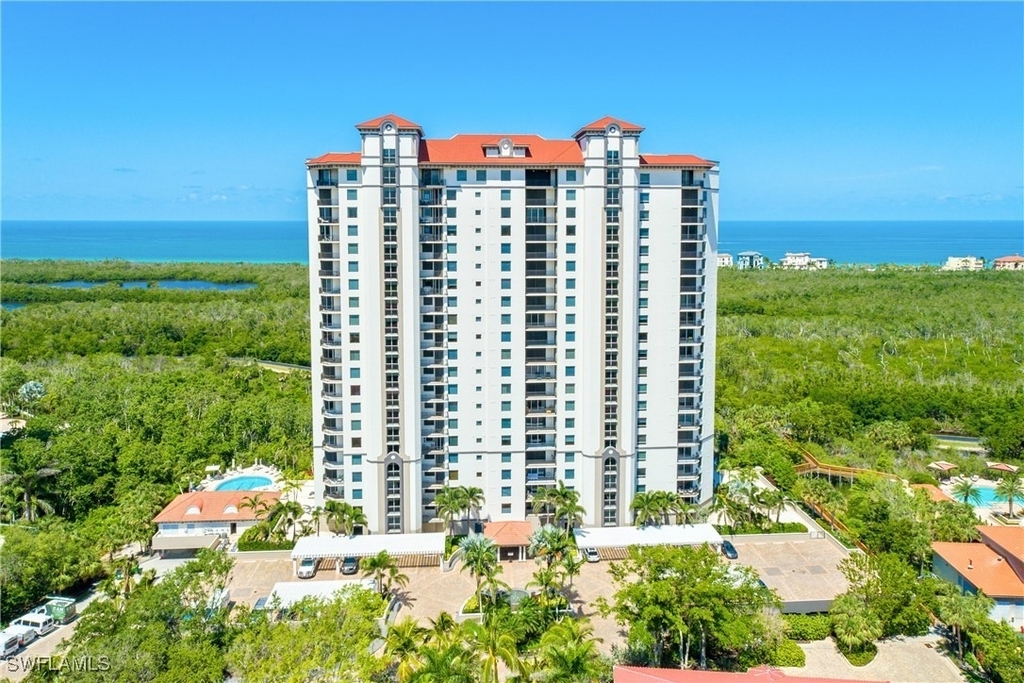 7225 Pelican Bay Boulevard - Photo 0