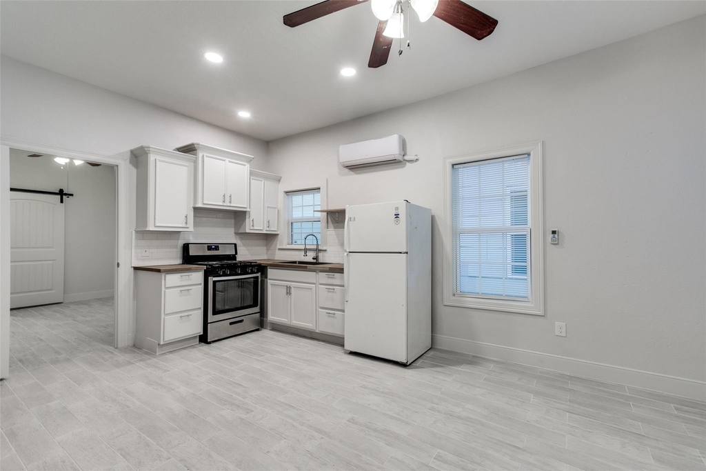 7133 Avenue C - Photo 6