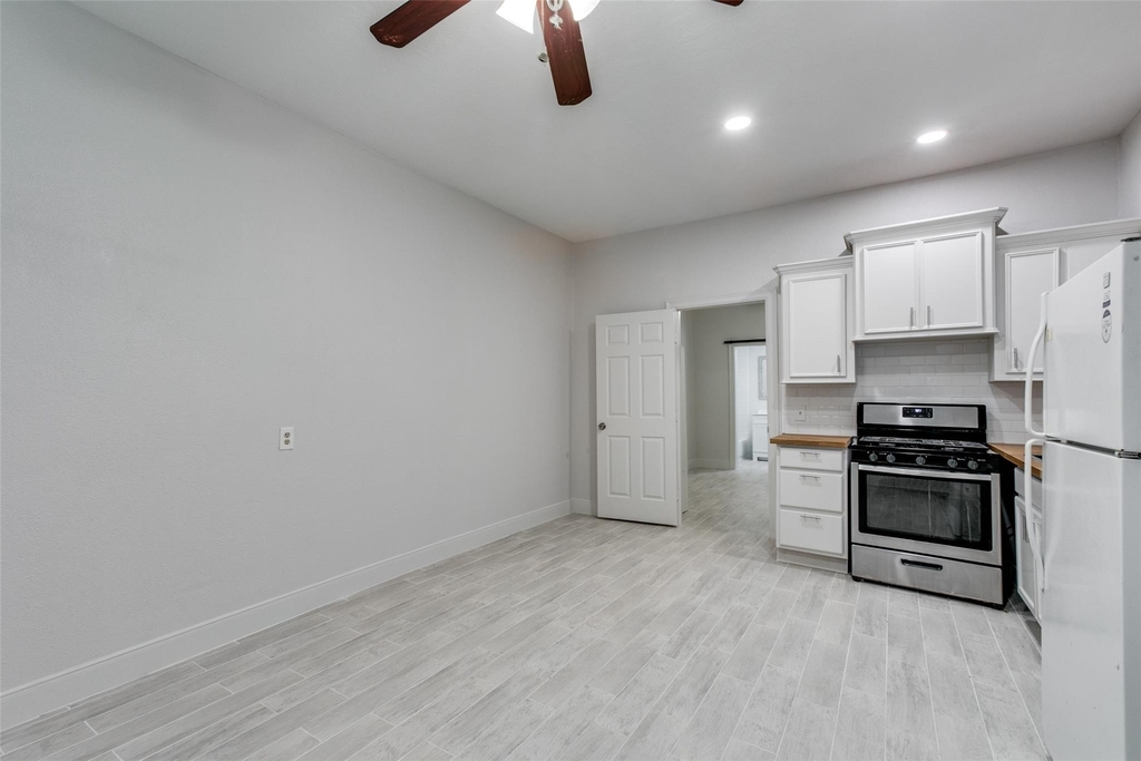 7133 Avenue C - Photo 1