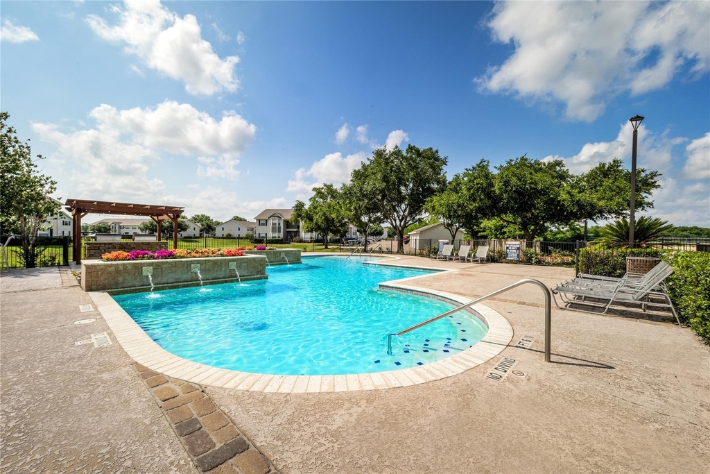 3419 Fountains Drive - Photo 2
