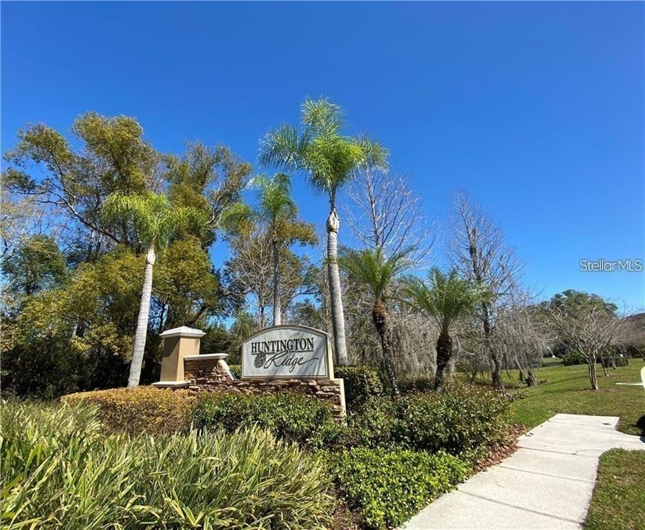 2052 Park Crescent Drive - Photo 0