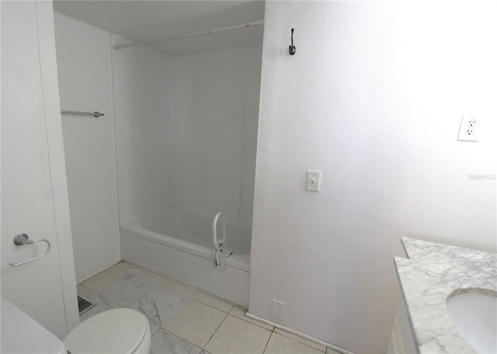 503 51st Avenue W - Photo 9