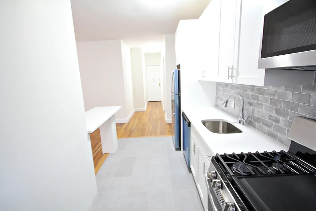 West 155th Street and Edgecombe Ave  - Photo 3