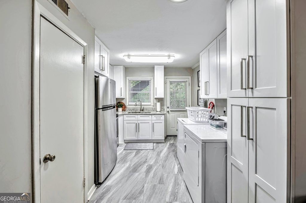 2858 Rosehill Street - Photo 8