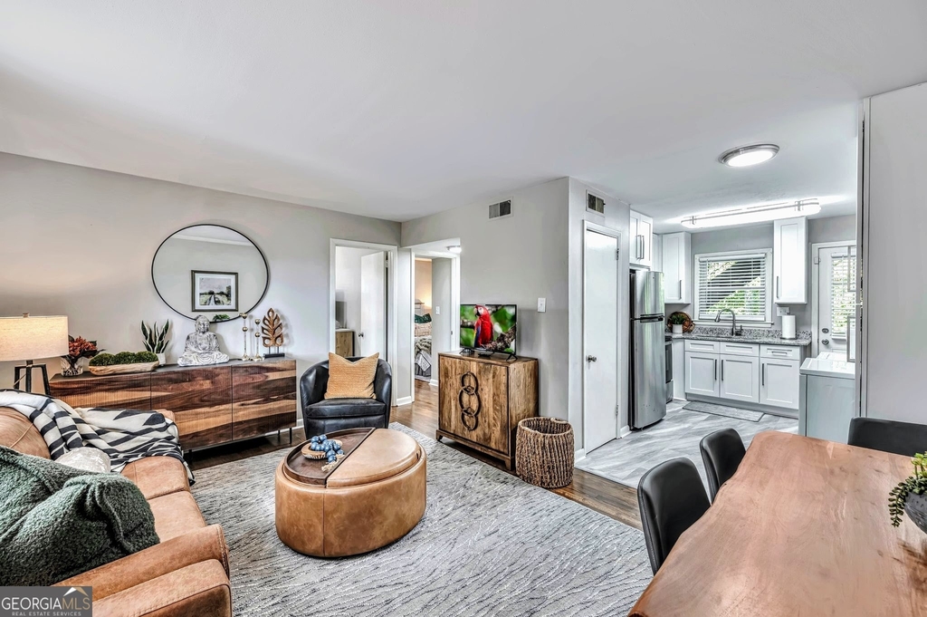2858 Rosehill Street - Photo 0