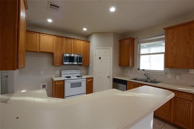 1400 Oakcrest Drive - Photo 6