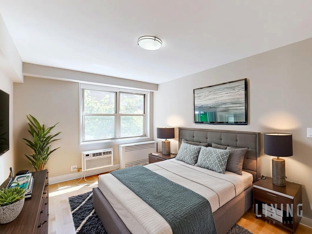 80 Moore Street - Photo 1