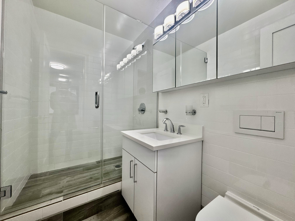 145 East 16th Street - Photo 6
