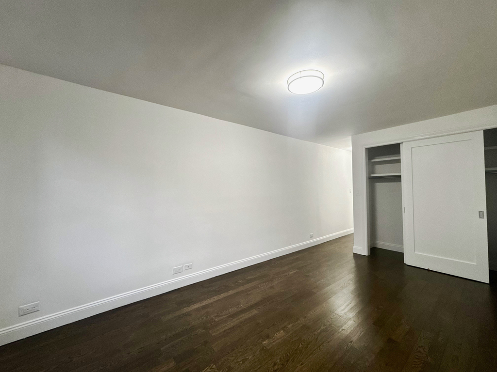 145 East 16th Street - Photo 7