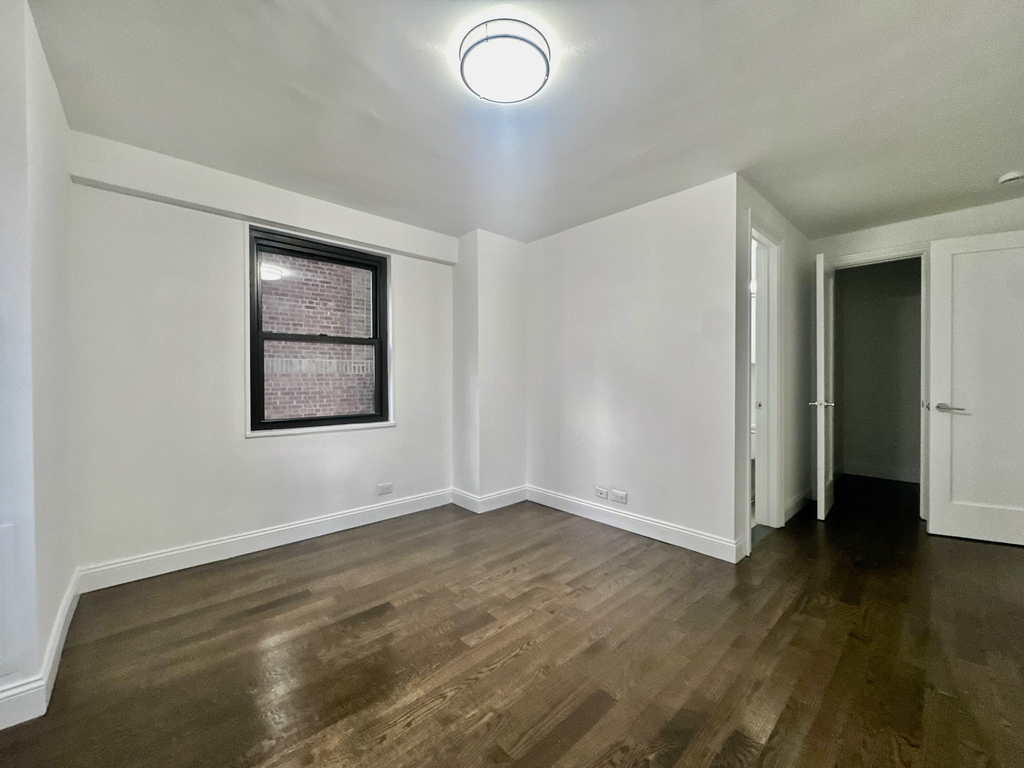 145 East 16th Street - Photo 14