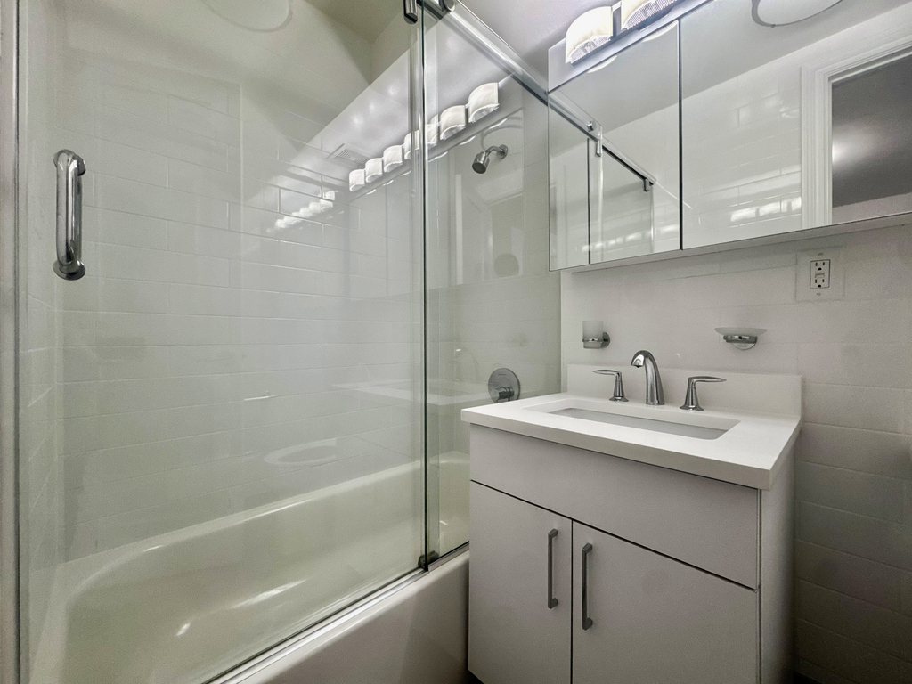 145 East 16th Street - Photo 4