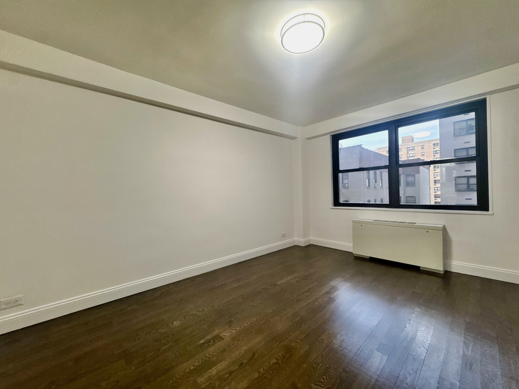 145 East 16th Street - Photo 11