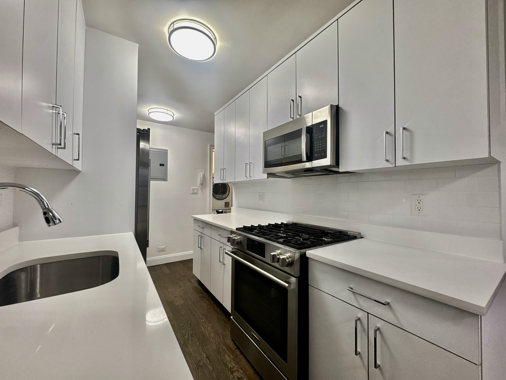 145 East 16th Street - Photo 1