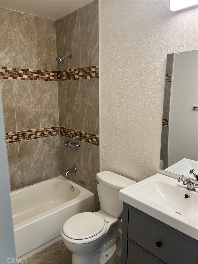 454 E Avenue Q3 - Photo 18