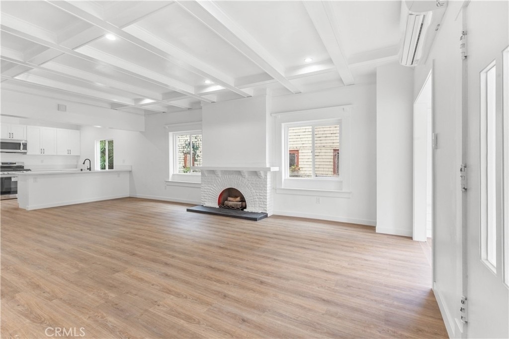 2636 S Normandie - Photo 1