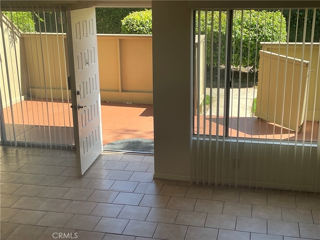 1430 W Badillo - Photo 3