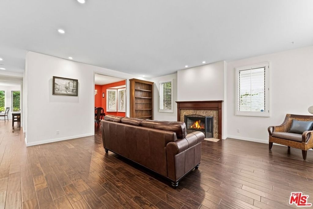 16015 Northfield Street - Photo 2