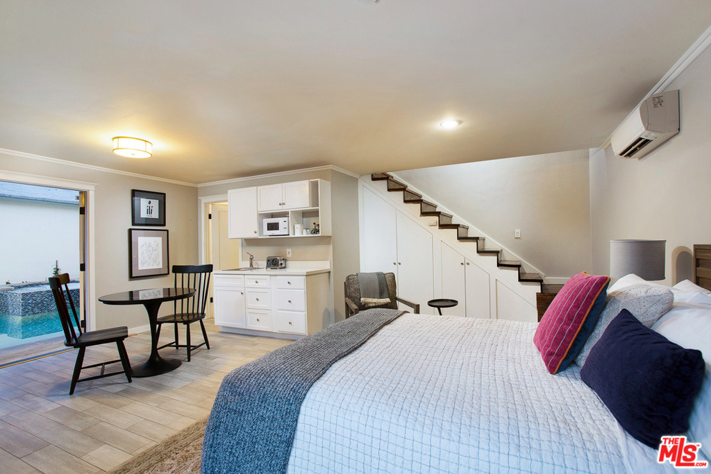 1338 N Genesee Avenue - Photo 31