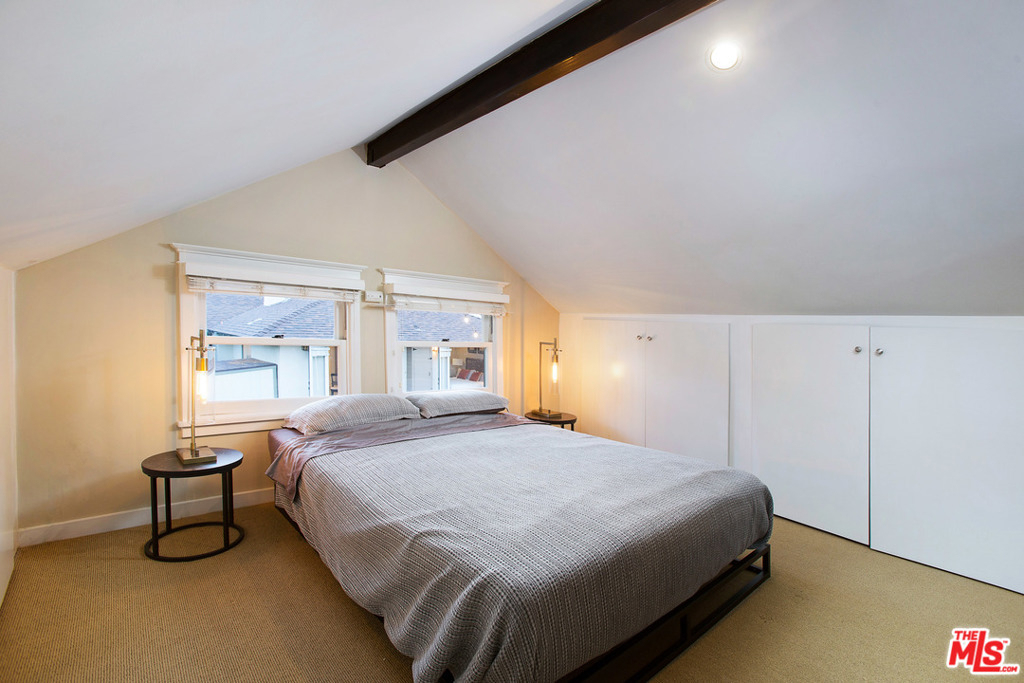 1338 N Genesee Avenue - Photo 27