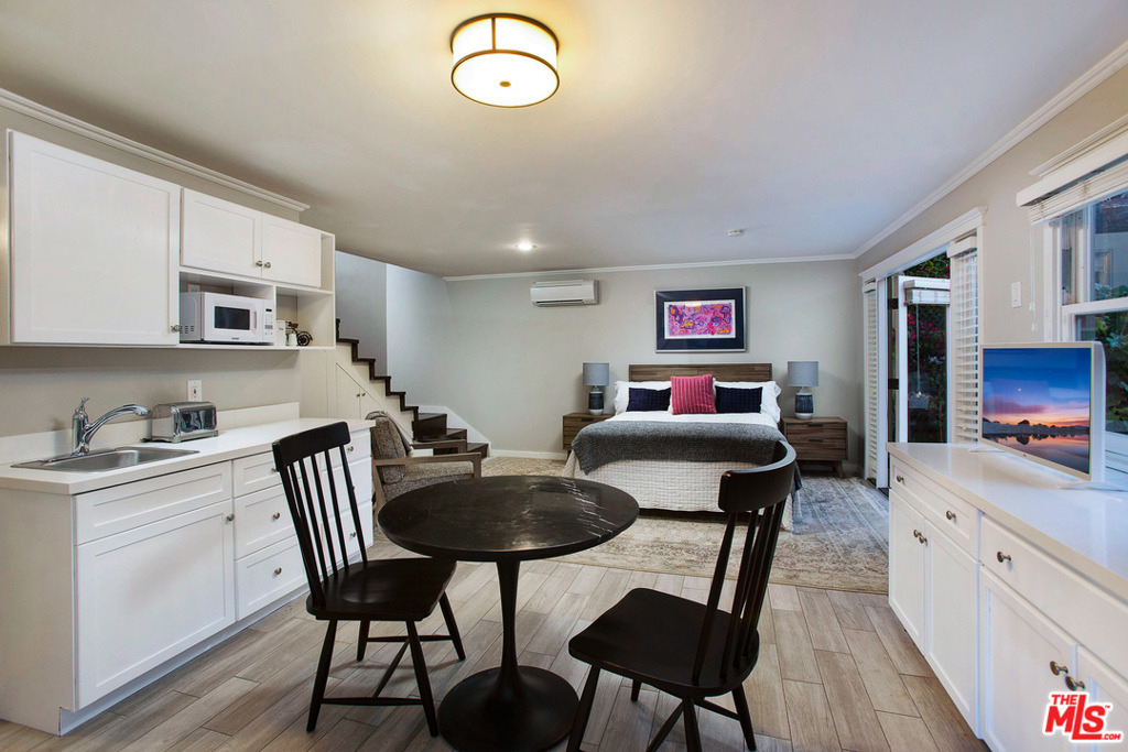 1338 N Genesee Avenue - Photo 30
