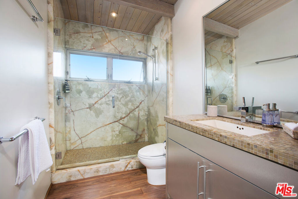 8737 St Ives Drive - Photo 16