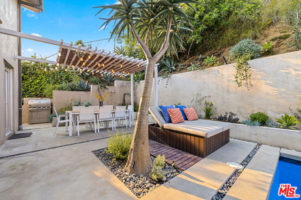 8737 St Ives Drive - Photo 5