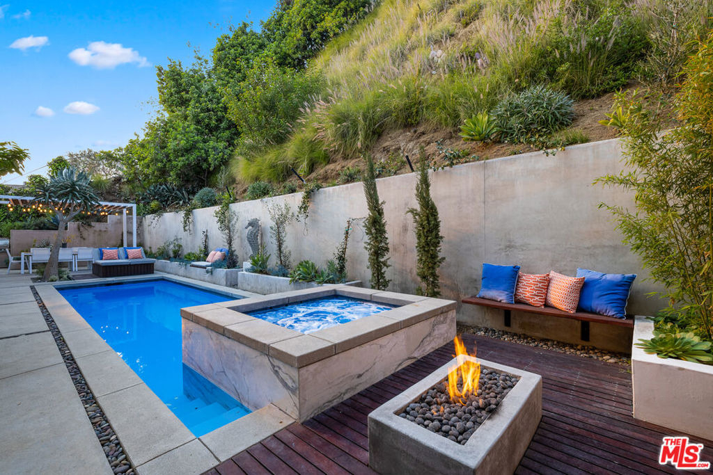 8737 St Ives Drive - Photo 6
