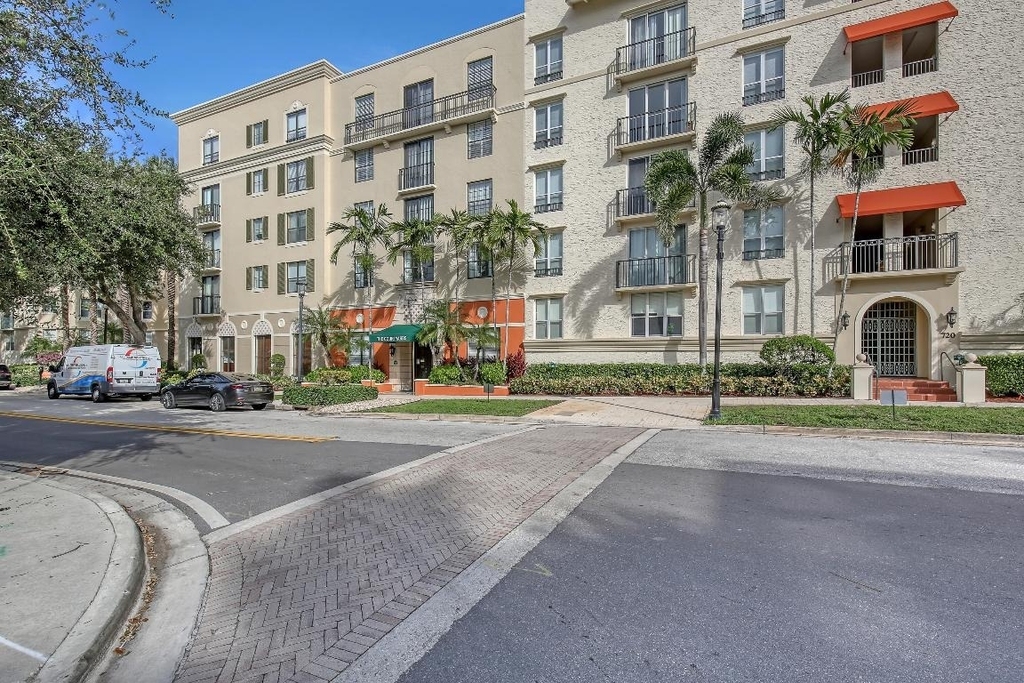 720 S Sapodilla Avenue - Photo 9