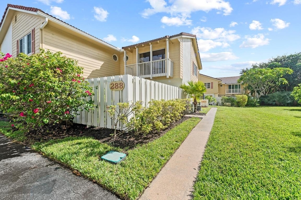 288 Seabreeze Circle - Photo 0