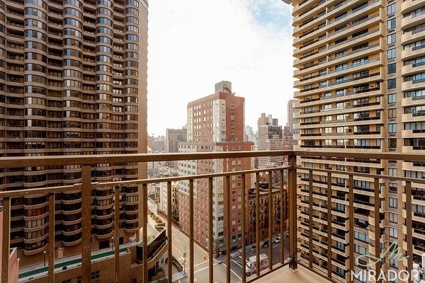 330 E 39th Street - Photo 0