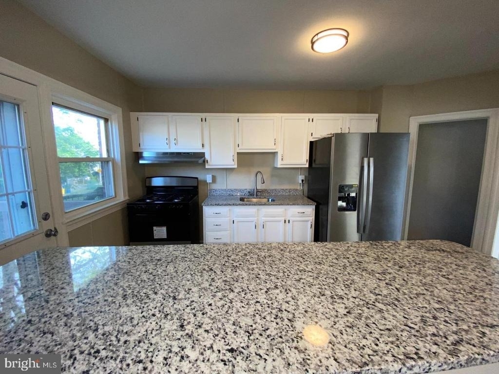 41 N Kossuth Street - Photo 6