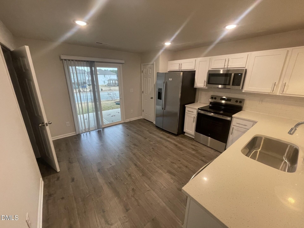 1009 Peony Lane - Photo 3