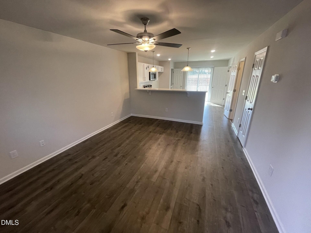 1007 Peony Lane - Photo 2