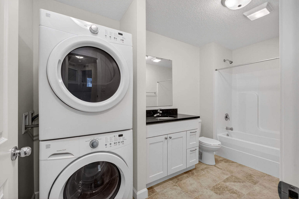 220 E 37th Street - Photo 15
