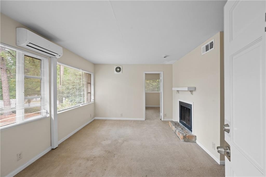 11 Peachtree Hills Avenue Ne - Photo 1