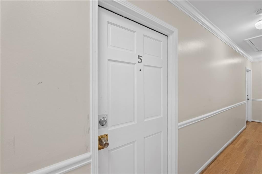 11 Peachtree Hills Avenue Ne - Photo 0